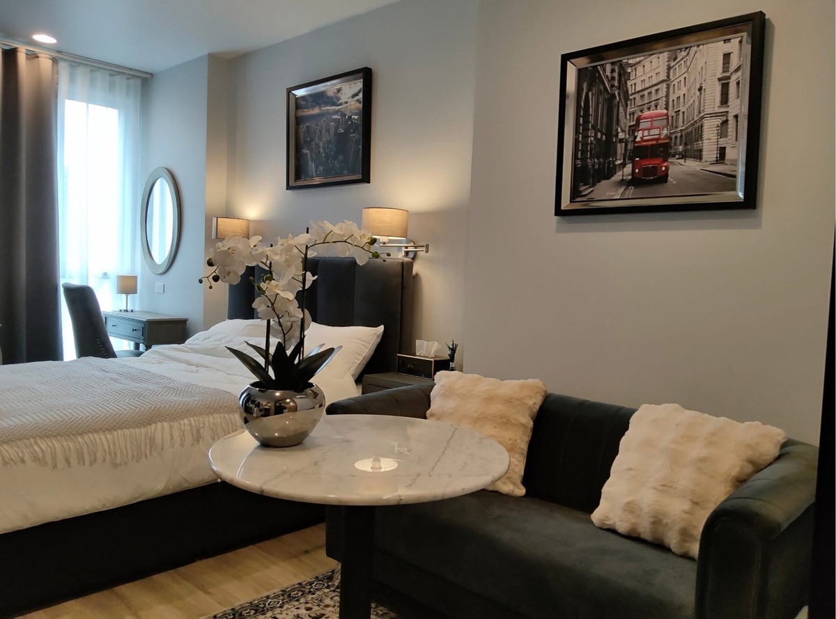 เข้าอยู่ก่อนใครวันเปิดตึก ทำเลทองหล่อ ตอบโจทย์ไลฟ์สไตล์คนเมือง Loading...