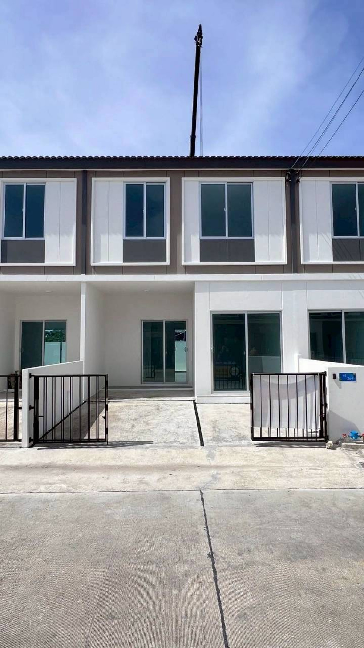 ให้เช่าทาวน์โฮมบางนา แบริ่ง ลาซาล :  บ้านว่างให้เช่า – บ้านพฤกษา ศรีวารี PK 162 ทาวน์โฮม 2 ชั้น ดีไซน์ Modern Tropical 