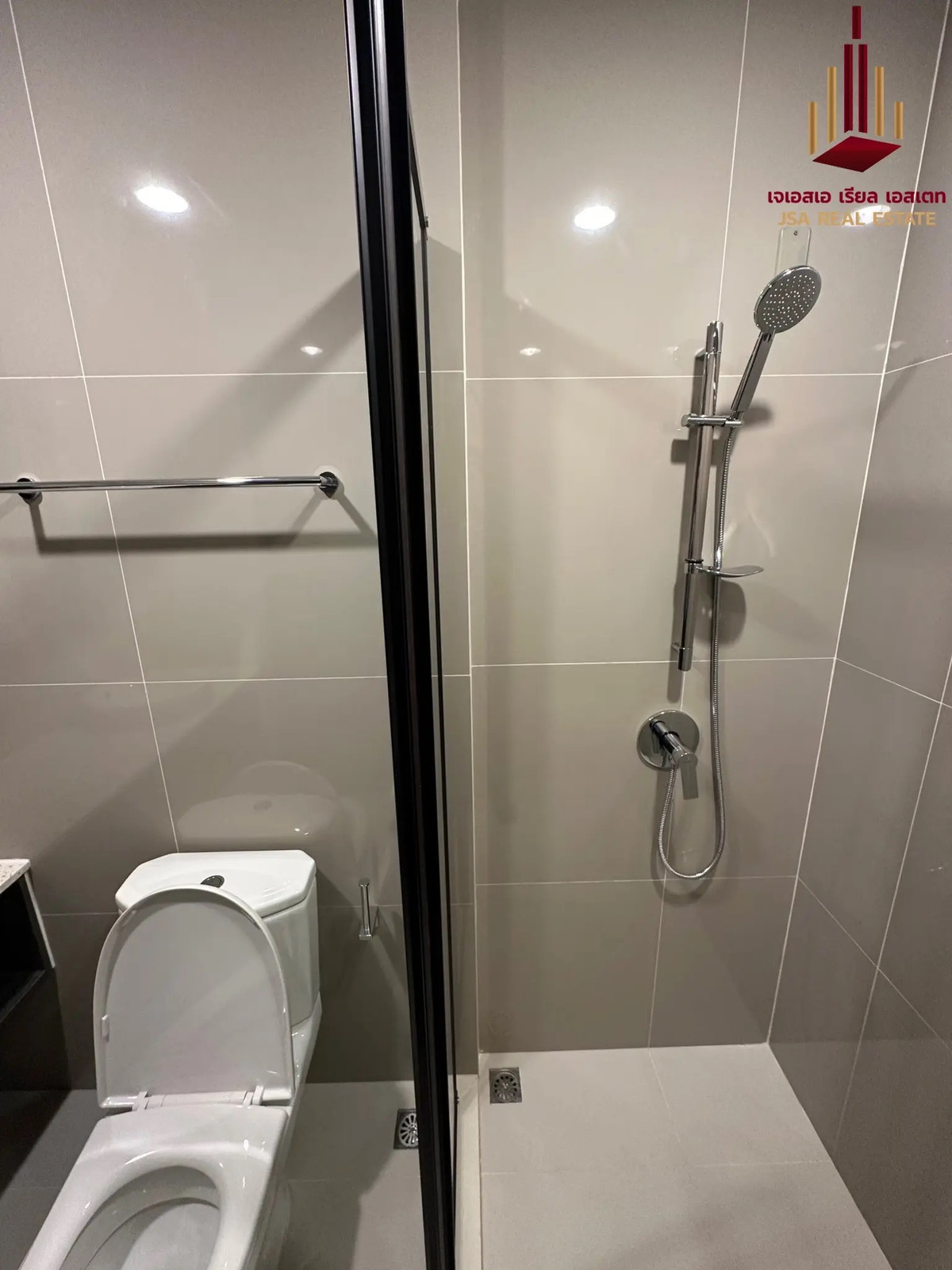 ขายคอนโดรัชดา ห้วยขวาง : ✨ For Sale: XT Huaikhwang Condo ✨ 💰 Only 8,900,000 THB