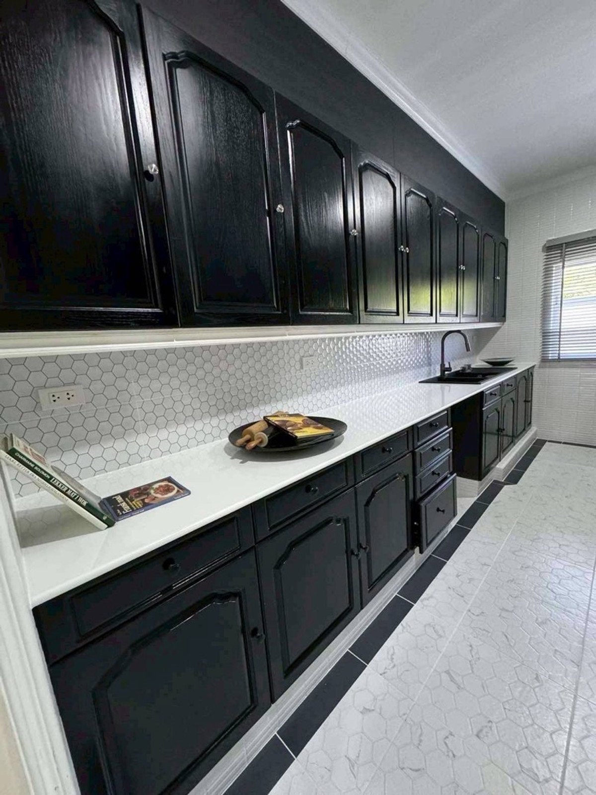 ให้เช่าพัทยา บางแสน ชลบุรี สัตหีบ : ให้เช่าด่วนบ้านชั้นเดียวพูลวิลล่า โครงการ  พัทยา แลนด์แอนด์เฮ้าส์ ขนาด 126 ตร.ว. พื้นที่ 504 ตร.ม. 3 ห้องนอน 2 ห้องน้ำ ราคาพิเศษ 80,000 บาท