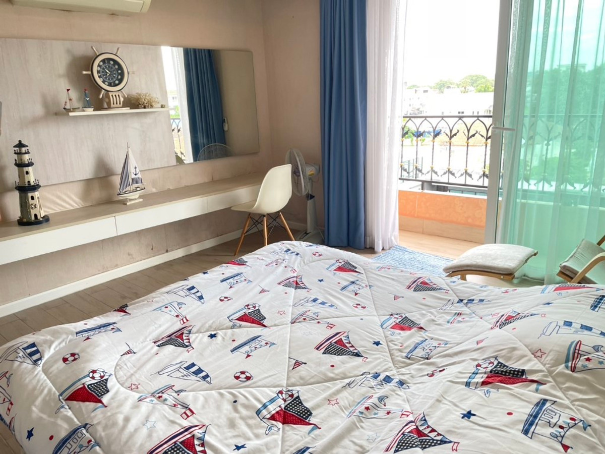 Selling very cheap!! Seven Seas Condo Resort Jomtien Pattaya, beautiful room, fully furnished, ready to move in, only 1 minute to Jomtien Beach. Loading...