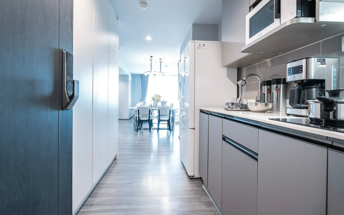 For SaleCondoSukhumvit, Asoke, Thonglor : Ideo Mobi Sukhumvit 40 – 3 large bedrooms, near BTS Ekkamai, lowest price in the project! FIFA 087-808-3690