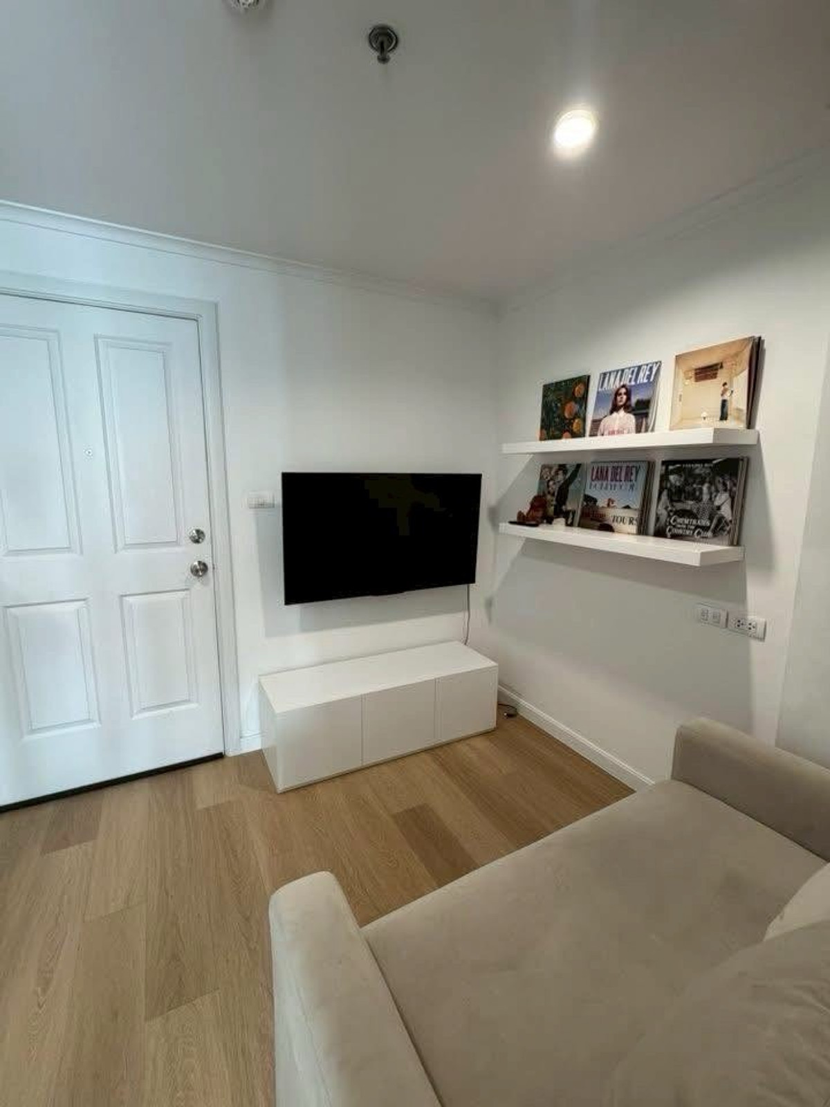 ขายคอนโดคลองเตย กล้วยน้ำไท : ห้องสวยย ว่างพร้อมขาย 