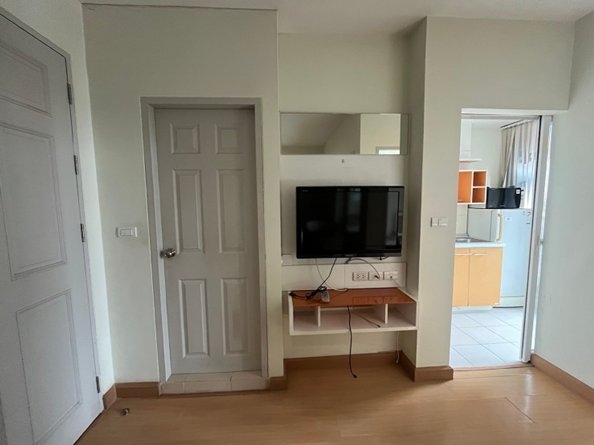 Cheapest in this area Condo for rent Life @ Ratchada-Huai Khwang Loading...