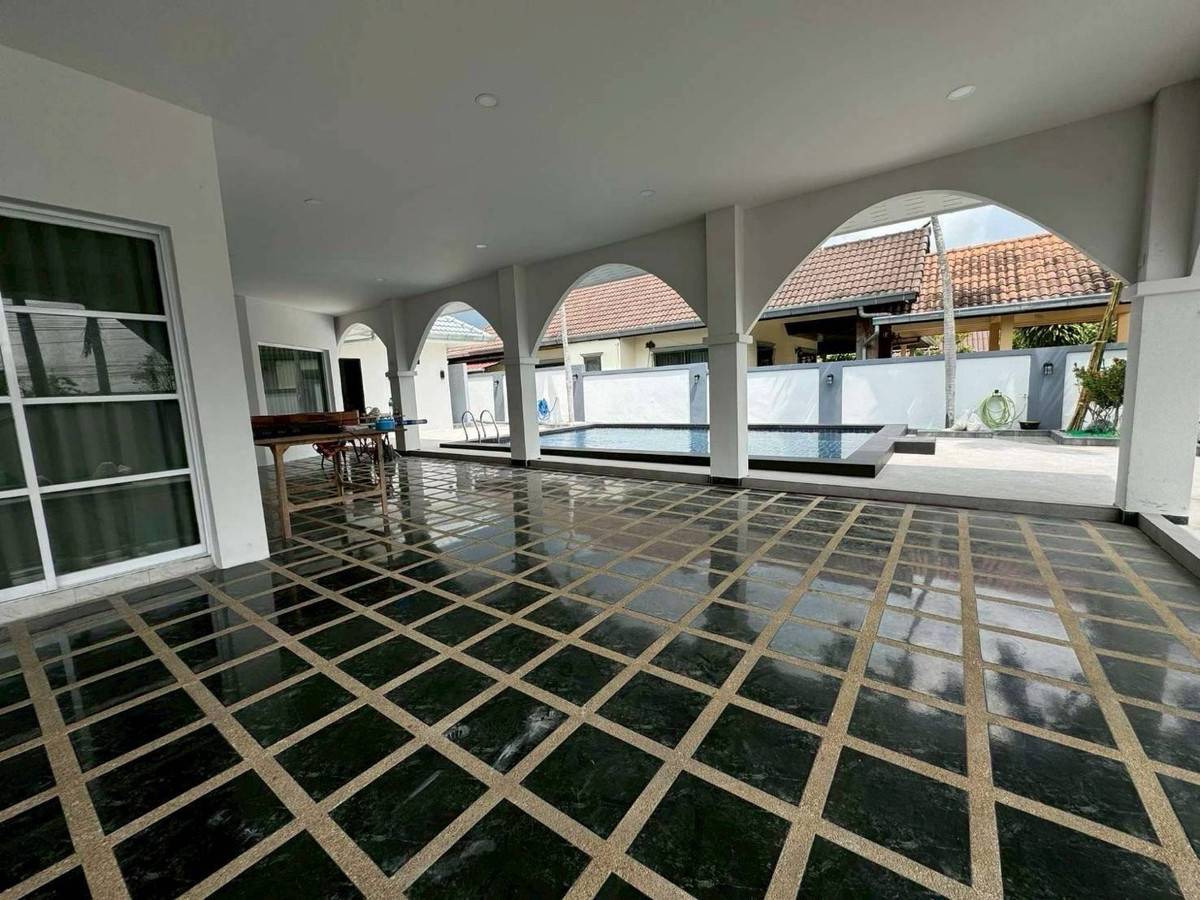 ให้เช่าพัทยา บางแสน ชลบุรี สัตหีบ : ให้เช่าด่วนบ้านชั้นเดียวพูลวิลล่า โครงการ  พัทยา แลนด์แอนด์เฮ้าส์ ขนาด 126 ตร.ว. พื้นที่ 504 ตร.ม. 3 ห้องนอน 2 ห้องน้ำ ราคาพิเศษ 80,000 บาท