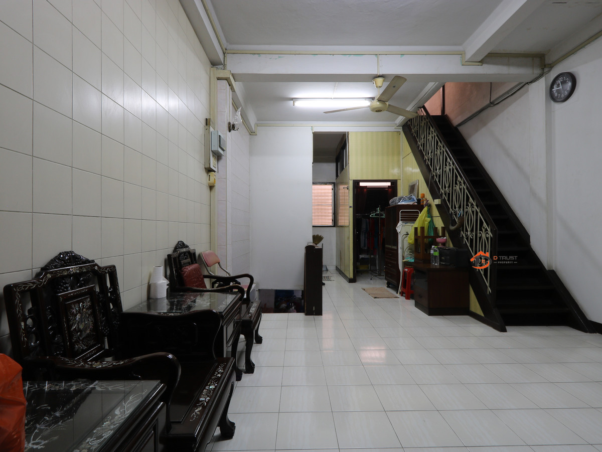 4-story commercial building for sale, Yaowarat 11, Chinatown, Samphanthawong, prime location, suitable for investment, for rent. Loading...