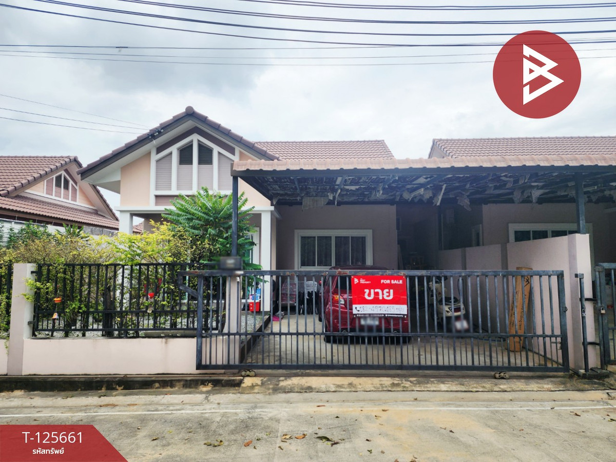 For SalePattaya, Bangsaen, Chonburi : Semi-detached house for sale, B leaf Hill 1 Village (B leaf Hill1), Sriracha, Chonburi.
