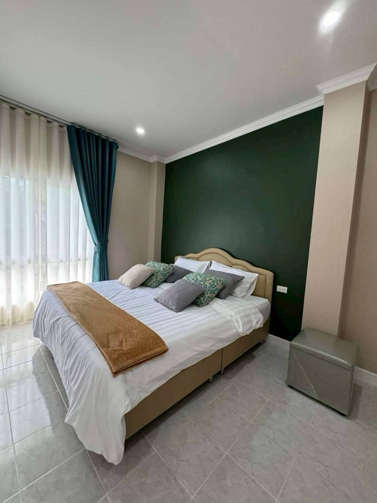 ให้เช่าพัทยา บางแสน ชลบุรี สัตหีบ : ให้เช่าด่วนบ้านชั้นเดียวพูลวิลล่า โครงการ  พัทยา แลนด์แอนด์เฮ้าส์ ขนาด 126 ตร.ว. พื้นที่ 504 ตร.ม. 3 ห้องนอน 2 ห้องน้ำ ราคาพิเศษ 80,000 บาท