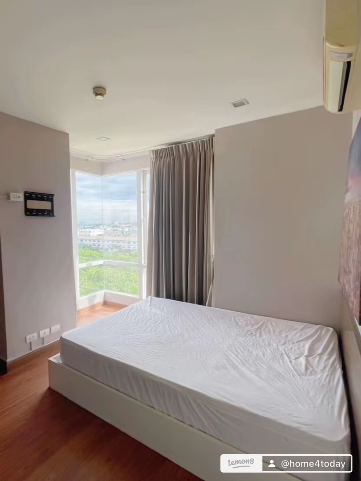 🏢 Condo for rent, corner room, not next to anyone, private, quiet atmosphere, size 40 sq m., spacious room, airy, comfortable, fully furnished. Ready to move in immediately. Loading...