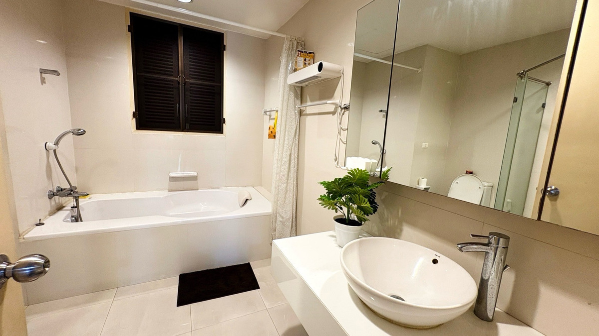 For SaleCondoRatchadapisek, Huaikwang, Suttisan : 📢👇Best deal, good location! Excellent for both living and investment