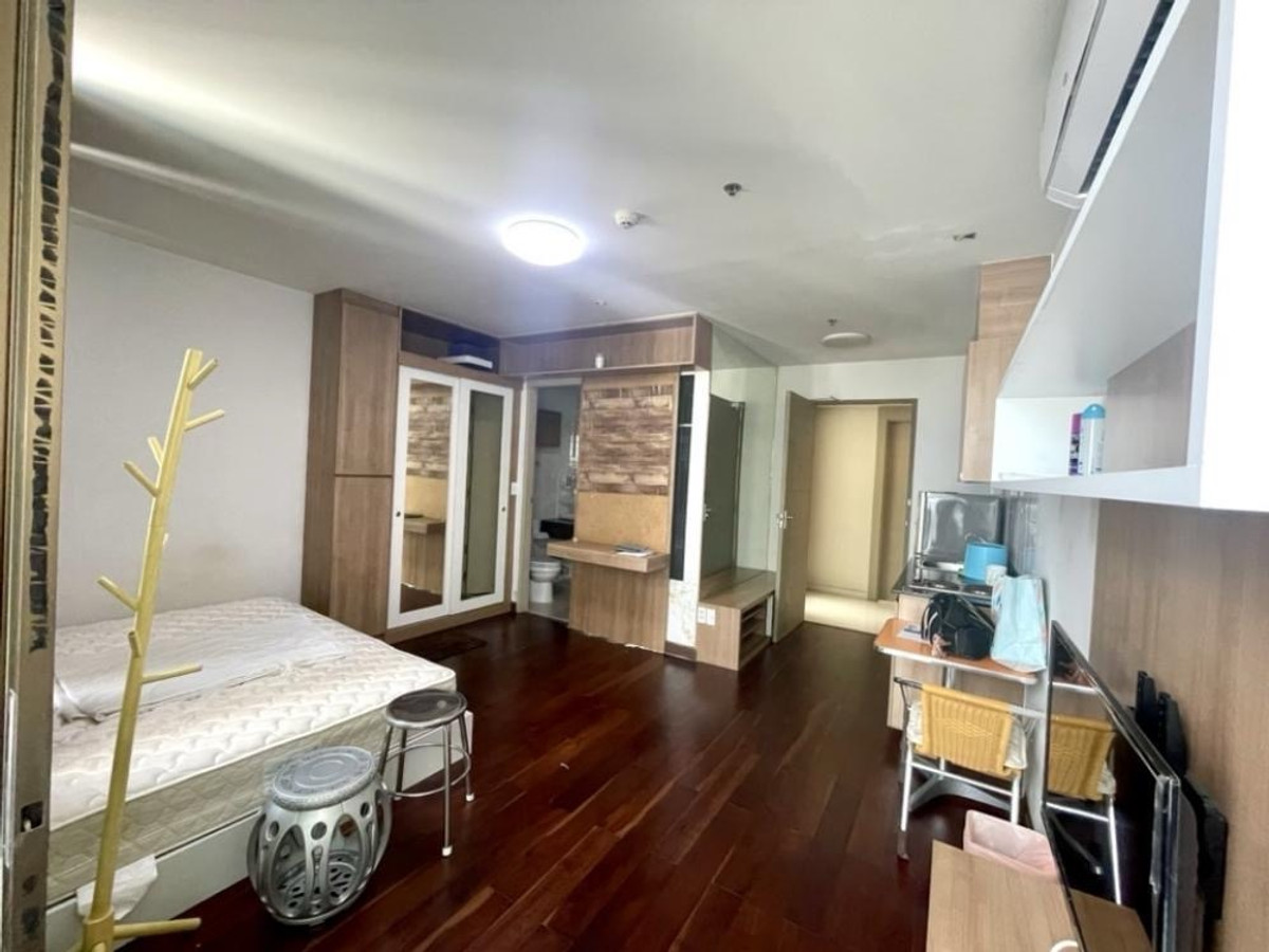 ให้เช่า คอนโด ไอดีโอ สาทร-ตากสิน ติด BTS กรุงธน Loading...