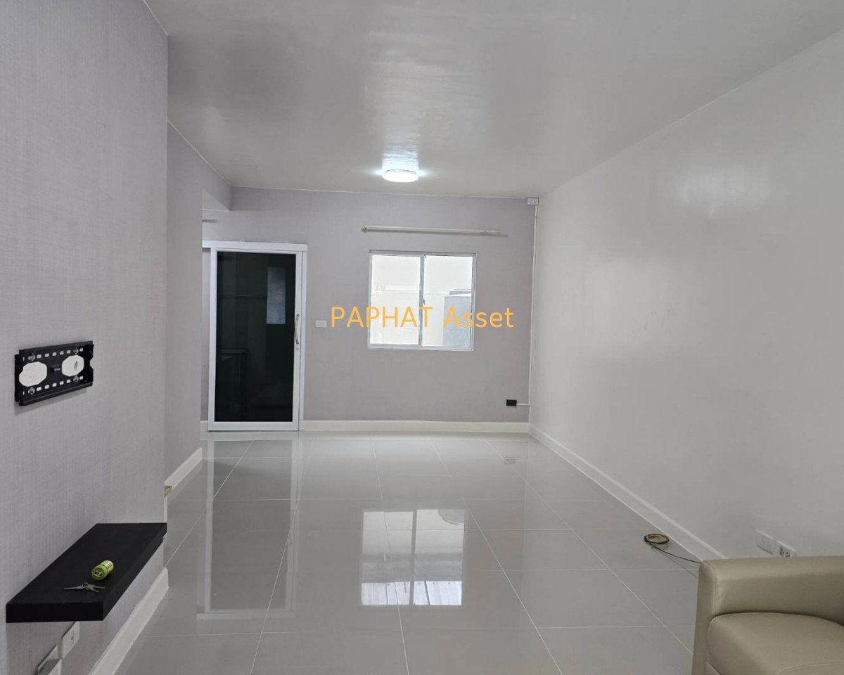 ขายด่วน ! ทาวน์เฮ้าส์รีโนเวทใหม่ พฤกษาวิลล์ 40 ดอนเมือง-โลคัลโรด Loading...