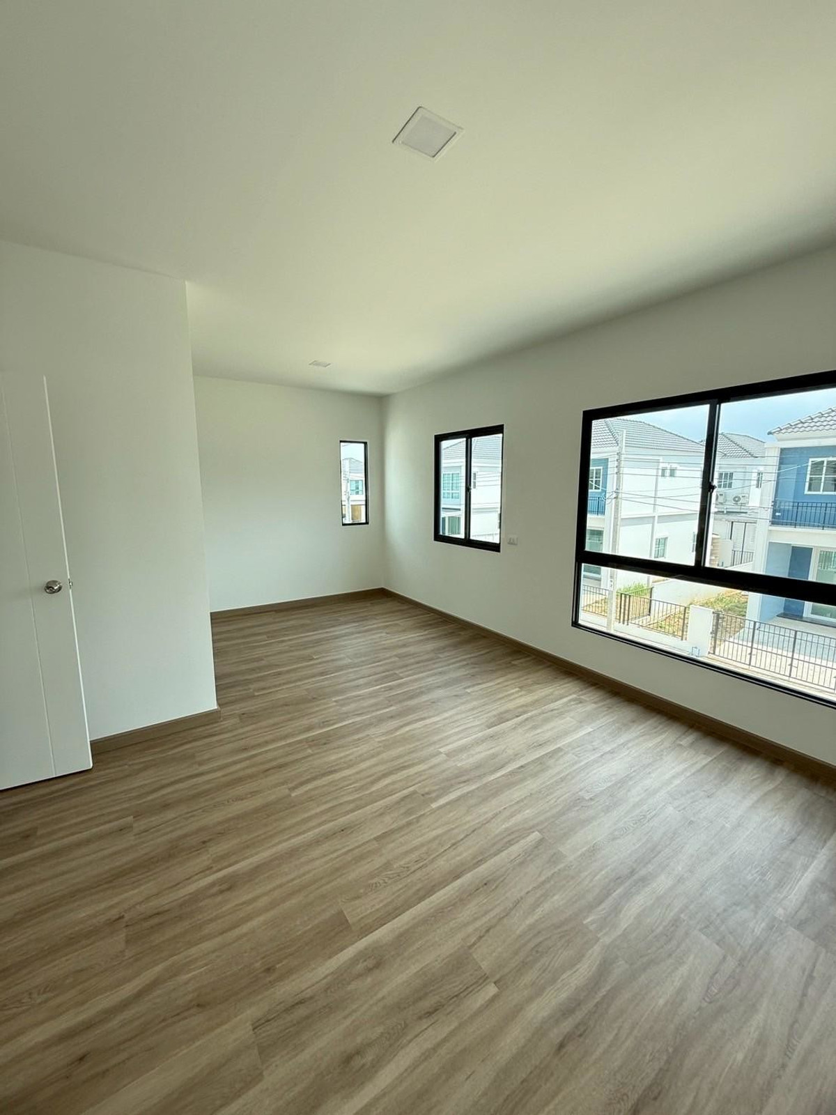 บ้านว่างให้เช่า – The Connect บางนา–ศรีวารี (CN 62)บ้านแฝด 2 ชั้น ดีไซน์ Modern Contemporary โปร่งโล่ง ฟังก์ชันลงตัว Loading...