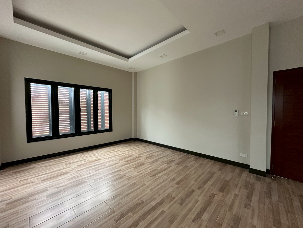 For SaleHousePhutthamonthon, Salaya : 3-storey detached house for sale, 2 waterfront houses, Krisada Nakhon Village 49, Bangkok