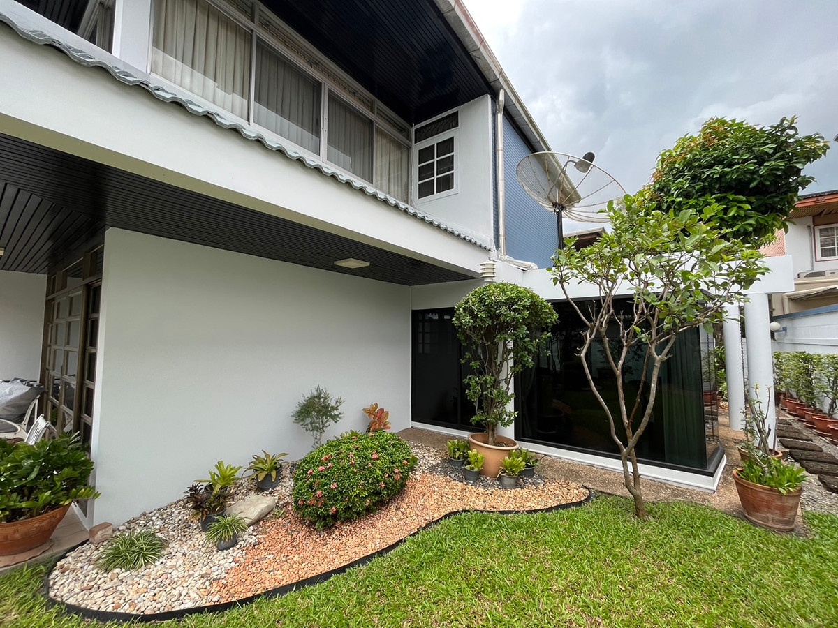 🌳Single house 72 sq m. Pridi Banomyong 42, area extending from Ekkamai-Thonglor, convenient travel, connected to shortcut Phatthanakan On Nut, no flooding ☎️ Call now 0942496326 Loading...