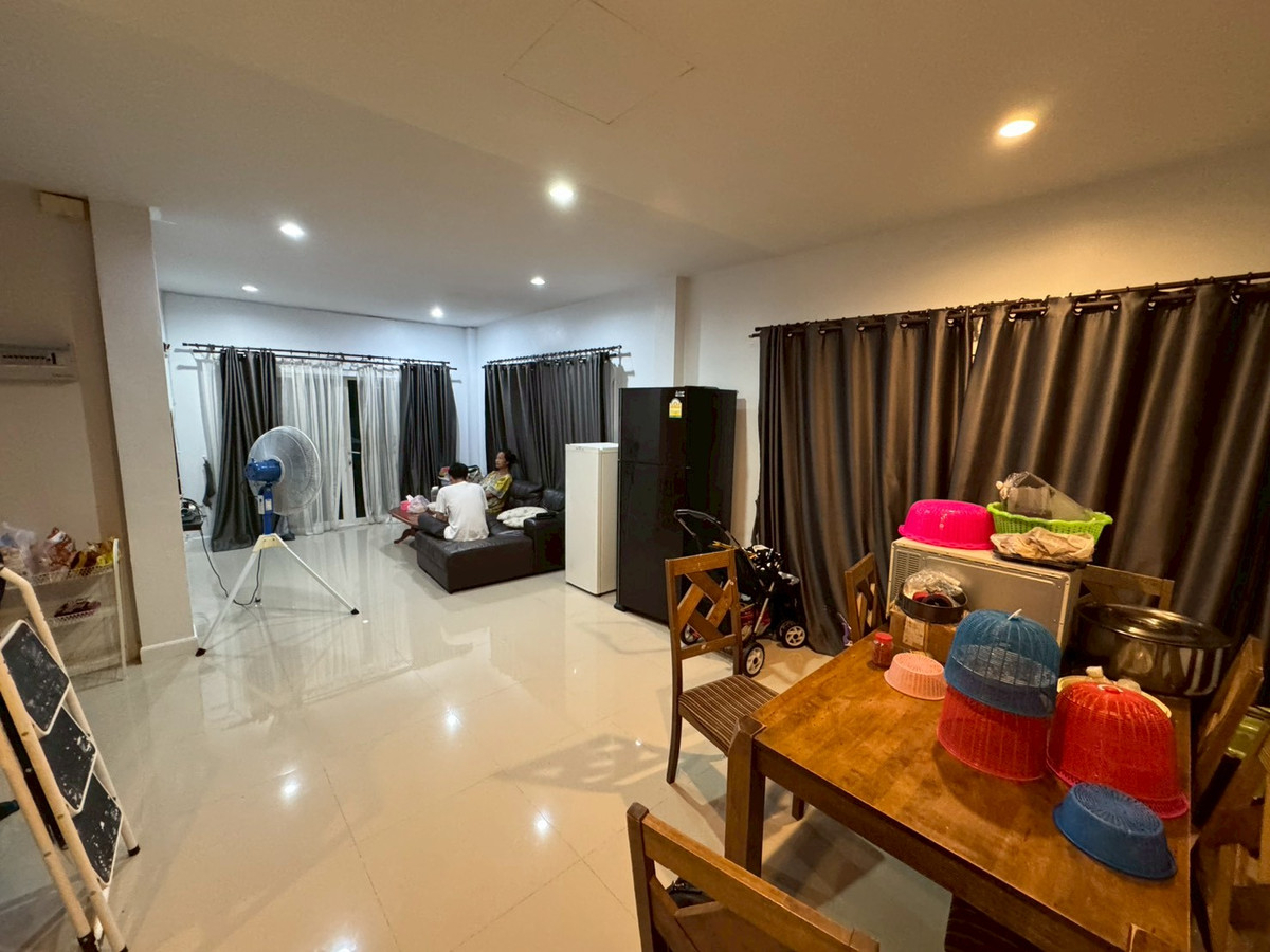 ขายด่วน ถูกมาก บ้านเดี่ยว 2ชั้น หมู่บ้าน พฤกษ์พิมาน5 กาญจนาภิเษก-ลาดปลาดุก ที่ดินขนาด 51.80 ตร.วา 3นอน 3น้ำ บรรยากาศดี เดินทางสะดวก สนใจติดต่อ สุเมธ 061-949-8888 Loading...