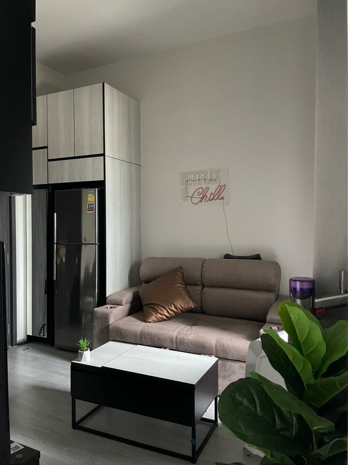 ให้เช่าคอนโดอ่อนนุช อุดมสุข : ให้เช่าคอนโด The Line สุขุมวิท101 ติดBTSปุณณวิถี ชั้น9ห้องขนาด27.5ตร.ม 1ห้องนอน1ห้องน้ำ วิวBTS ห้องทิศตะวันตกฝั่งแม่น้ำฮวงจุ๊ยดี เฟอร์และเครื่องใช้ไฟฟ้าครบพร้อมเข้าอยู่ทันที ราคาเพียง15,500/เดือน
