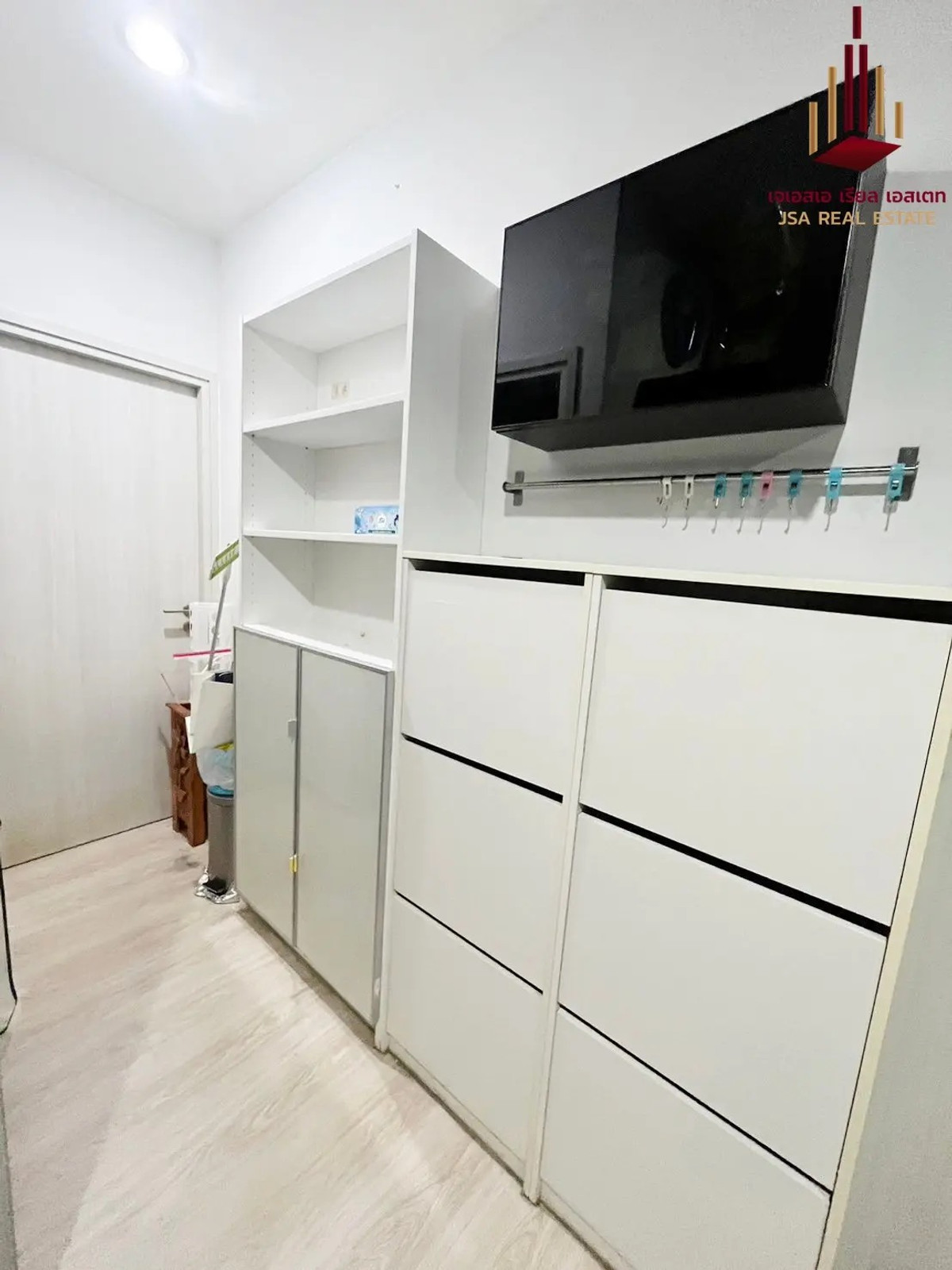 For RentCondoRatchadapisek, Huaikwang, Suttisan : ✨ For Rent: Noble Revolve Ratchada Condo ✨ 💰 Only 30,000 THB/month