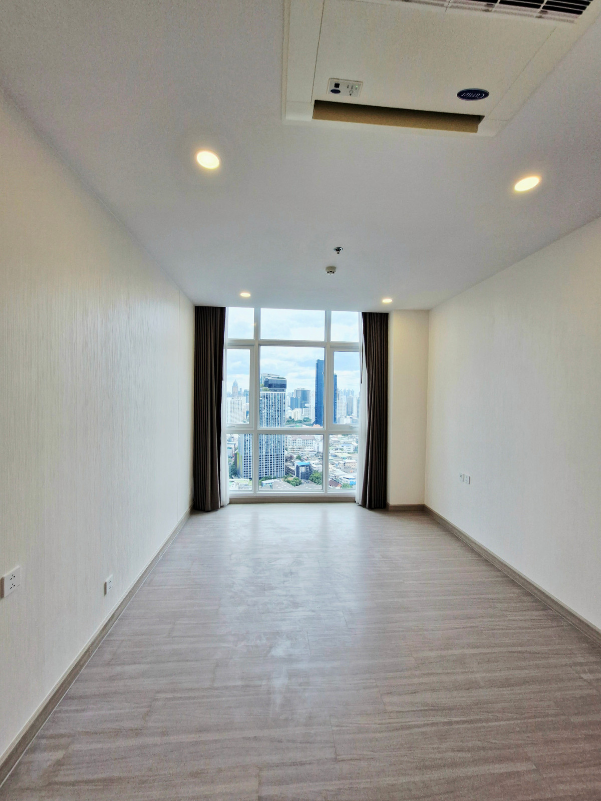 ขายคอนโดสยาม จุฬา สามย่าน : ขายด่วนเพียง 5,700,000 บาท คอนโดใหม่ ทำเลดีสุดที่สามย่าน  Supalai Premier Si Phraya-Samyan  อย่าพลาดโอกาสเป็นเจ้าของวันนี้! Call: 086-746-8882 (K. Cooper)