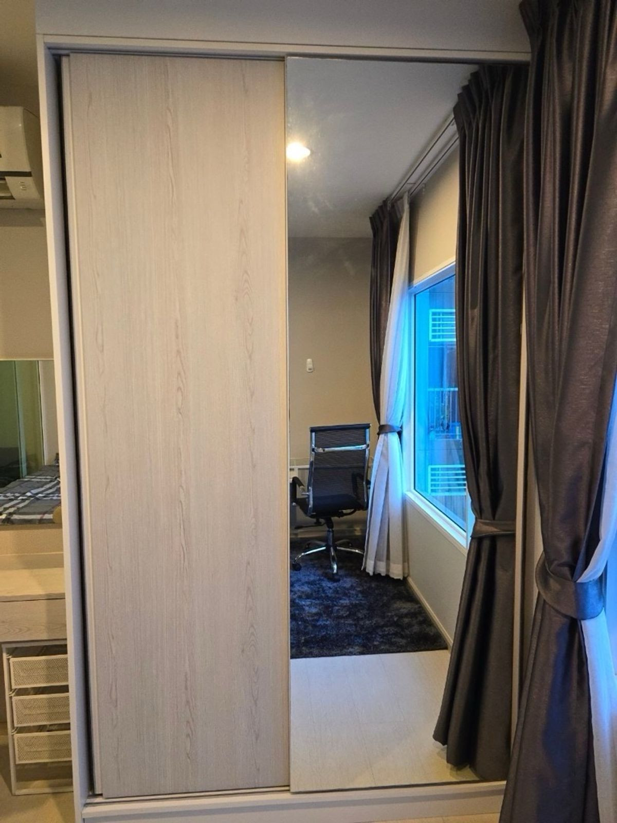 ให้เช่าคอนโดสมุทรปราการ สำโรง : #ให้เช่าคอนโด แอสปาย เอราวัณ เฟอร์นิเจอร์ เครื่องใช้ใช้ไฟฟ้าครบ พร้อมเข้าอยู่ทันที!!!