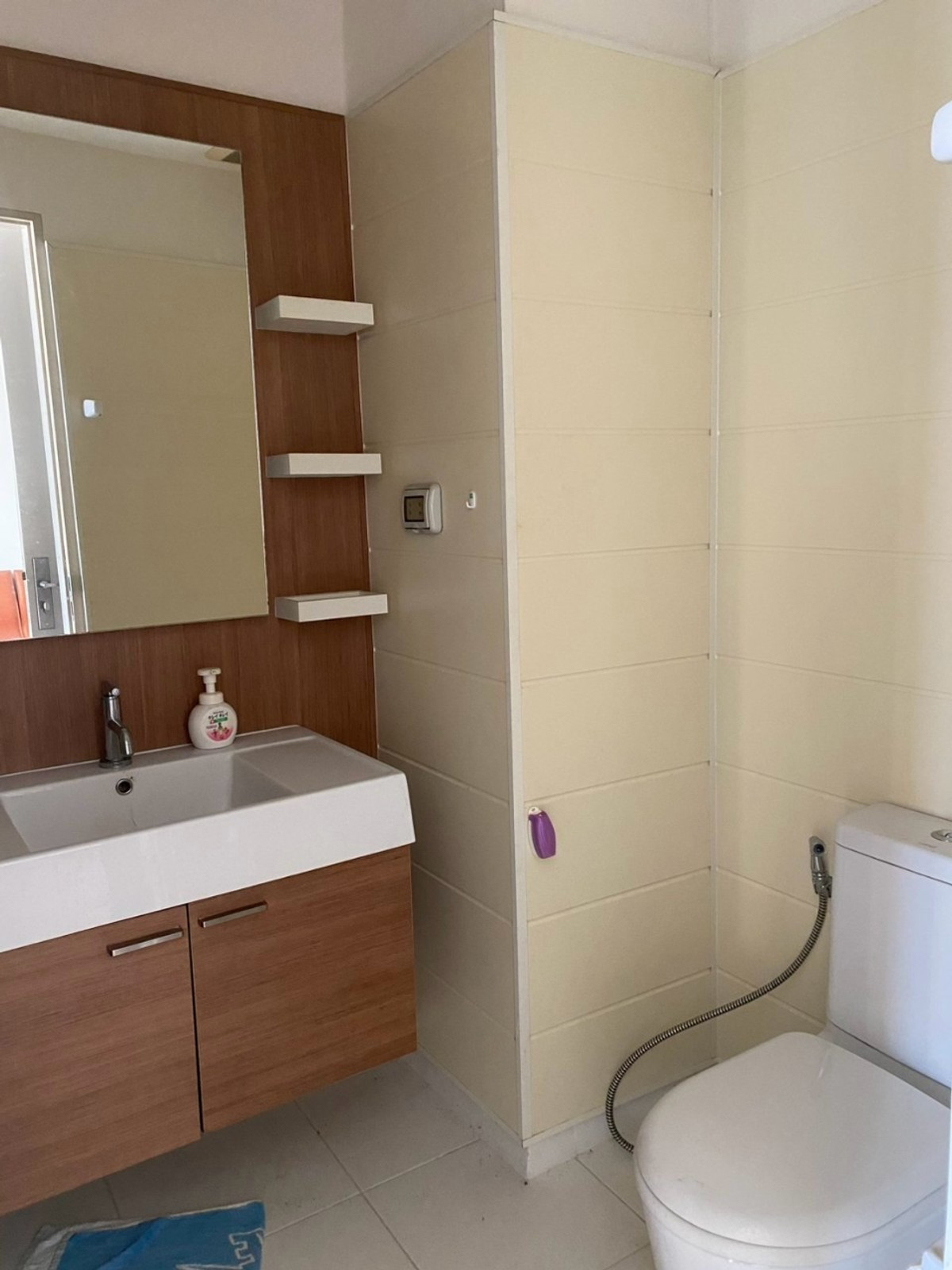 For SaleCondoWongwianyai, Charoennakor : Condo for sale Q House Condo Sathorn (Q House Condo Sathorn), size 48.23 square meters, next to BTS Krung Thonburi.