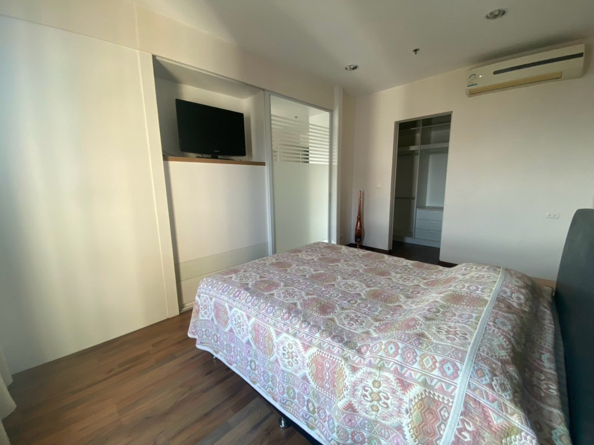 For SaleCondoWongwianyai, Charoennakor : Condo for sale Q House Condo Sathorn (Q House Condo Sathorn), size 48.23 square meters, next to BTS Krung Thonburi.