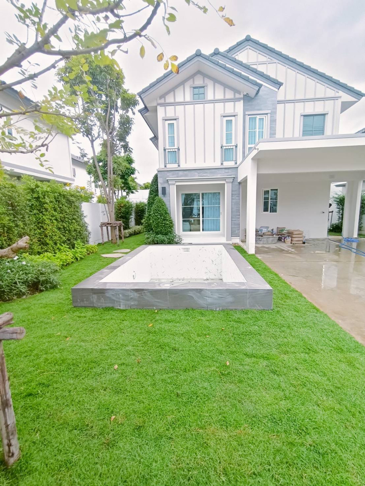 House for rent Villaggio 3 srinakarin bangna Near International school Loading...