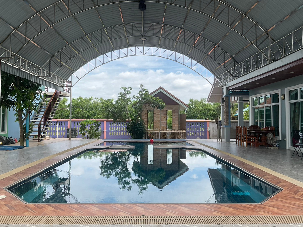 ขายมหาชัย สมุทรสาคร : ขายบ้านสวยท่ามกลางธรรมชาติสไตล์พูลวิลล่า มีบ้านให้ถึง 3 หลัง พร้อมสระว่ายน้ำขนาดมาตรฐาน - สมุทรสาคร ราคาเพียง 12 ล้าน