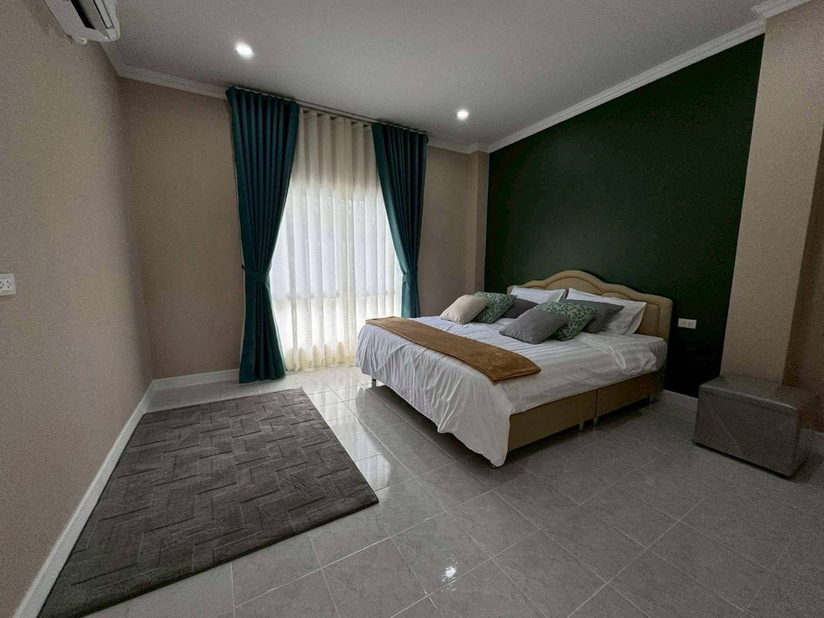 ให้เช่าพัทยา บางแสน ชลบุรี สัตหีบ : ให้เช่าด่วนบ้านชั้นเดียวพูลวิลล่า โครงการ  พัทยา แลนด์แอนด์เฮ้าส์ ขนาด 126 ตร.ว. พื้นที่ 504 ตร.ม. 3 ห้องนอน 2 ห้องน้ำ ราคาพิเศษ 80,000 บาท