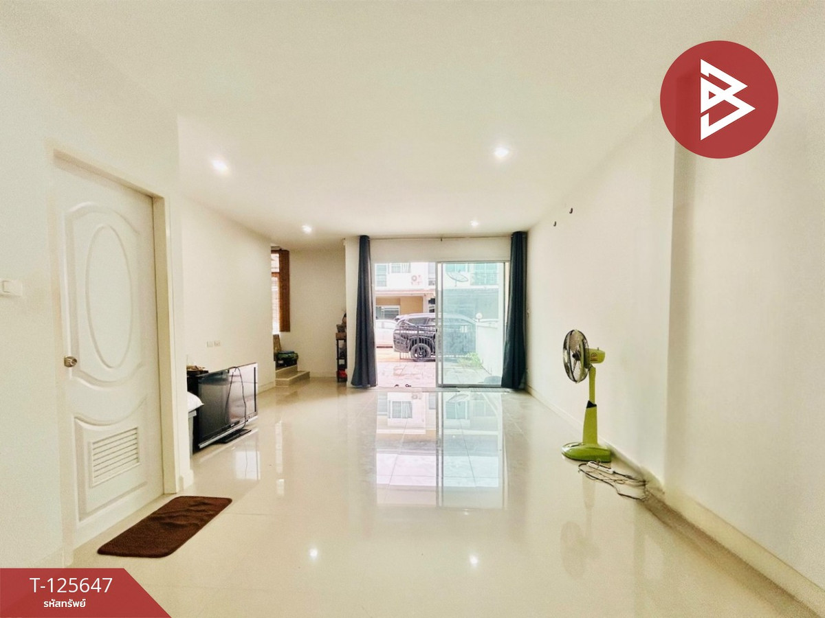 Townhouse for sale/rent, The Season Valley 2 Village, Sriracha Tiger Zoo (The Season Valley 2), Chonburi. Loading...