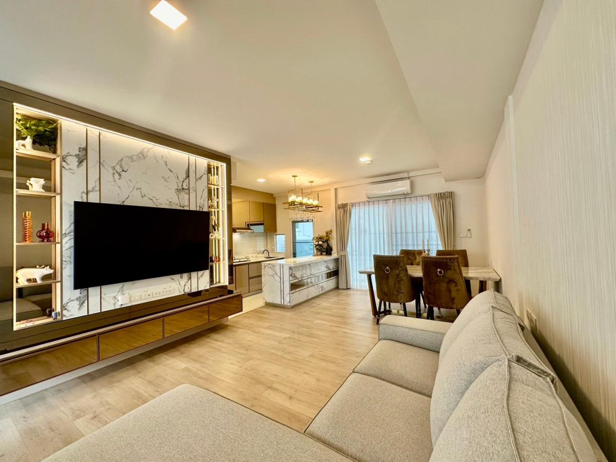 IJ04126 - Indy 2 Bangna - Ramkhamhaeng 2 :  อินดี้ 2 บางนา - รามคำแหง 2 - Mega Bangna, International School (SISB / TCIS / Concordian), Suvarnabhumi Airport Loading...