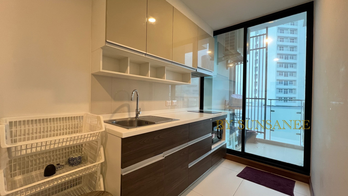 Spacious room near BTS, with a river view and close to ICONSIAM. Loading...