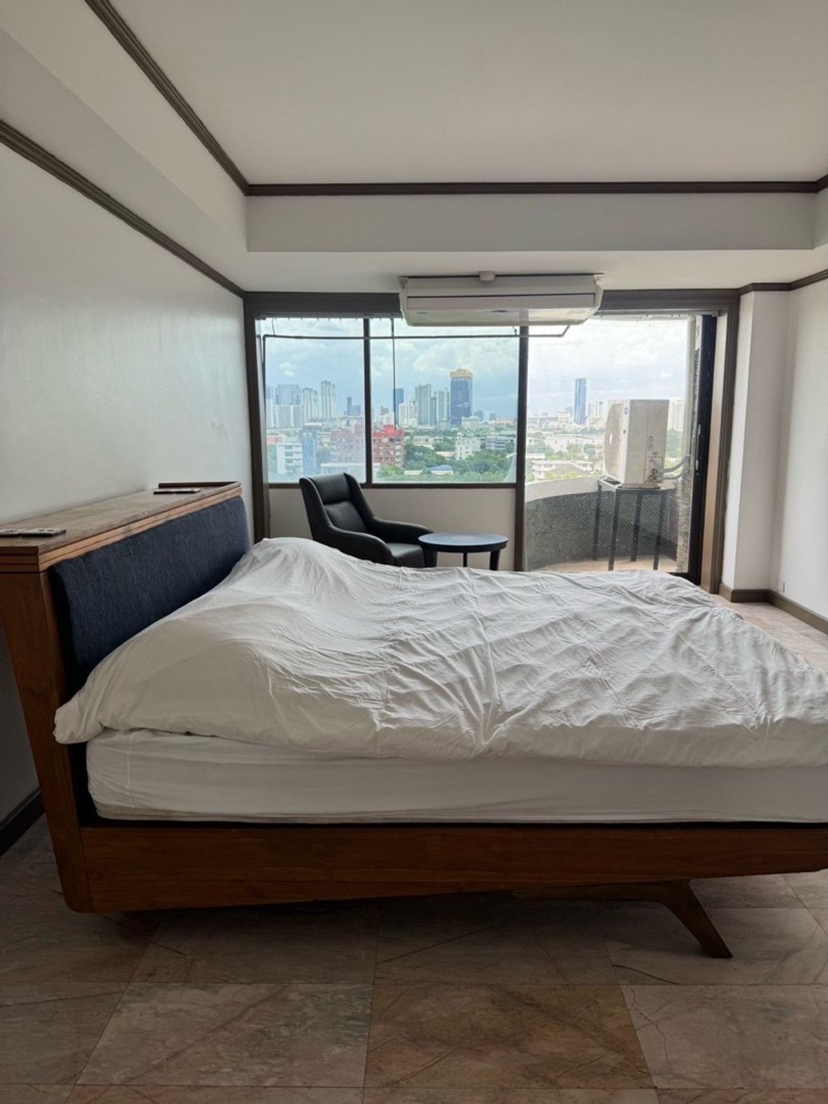 ขายคอนโดพระราม 9 เพชรบุรีตัดใหม่ RCA : ขายคอนโด Royal Nine Residence ✨ พระราม 9 ใจกลางเมือง