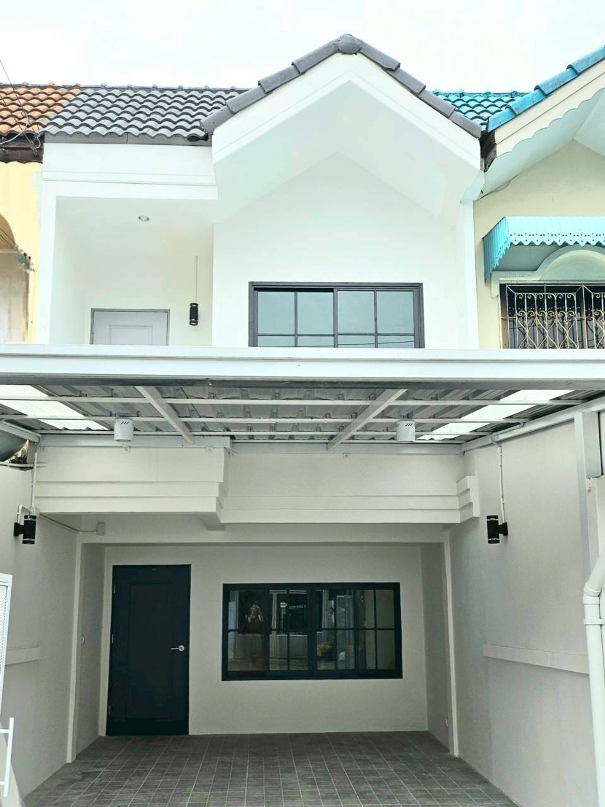 For SaleTownhomeKaset Nawamin,Ladplakao : Townhouse for sale, Lat Pla Khao (Soi Lat Pla Khao 83)