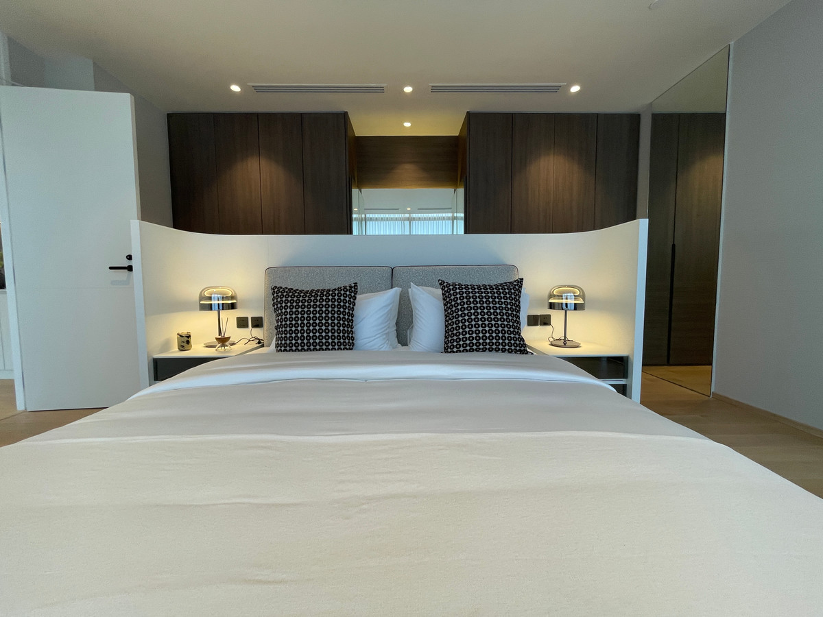 For SaleCondoRatchathewi,Phayathai : CONNER Ratchathewi | Super Luxury Penthouse, 3 floors, 270 degree view, near BTS Ratchathewi, the newest Super Luxury condo from The Creators HQ, outstanding with the Vertical Forest concept - an 80 meter high sky garden planted with over 145,987+ trees, 