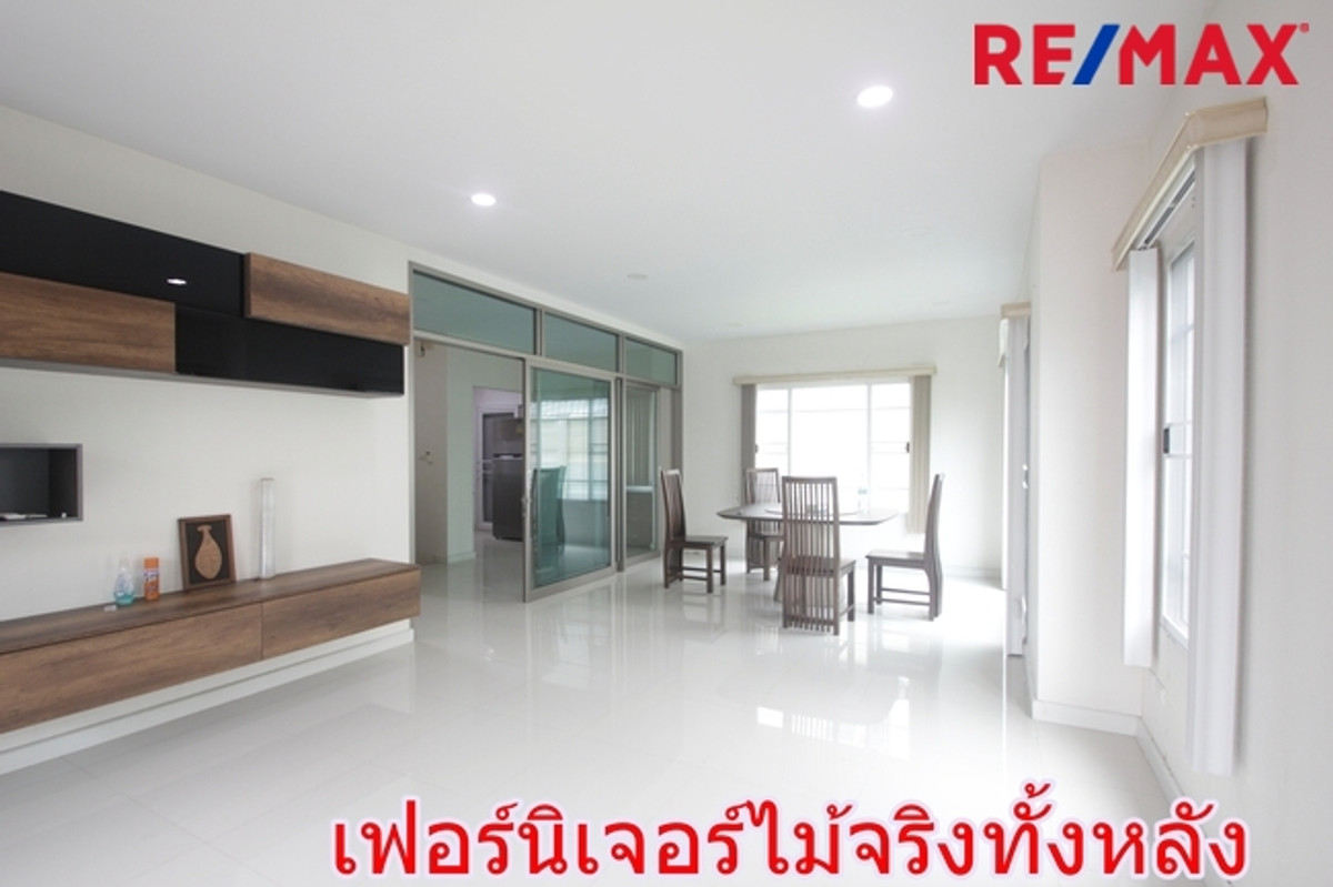 For SaleHousePhutthamonthon, Salaya : Single house for sale, Passorn Phetkasem Sai 4, Pinklao, new house, never lived in, selling at a loss, complete with real wood furniture throughout, air conditioner, refrigerator, light curtains, 61.9 square meters, beginning of the project.