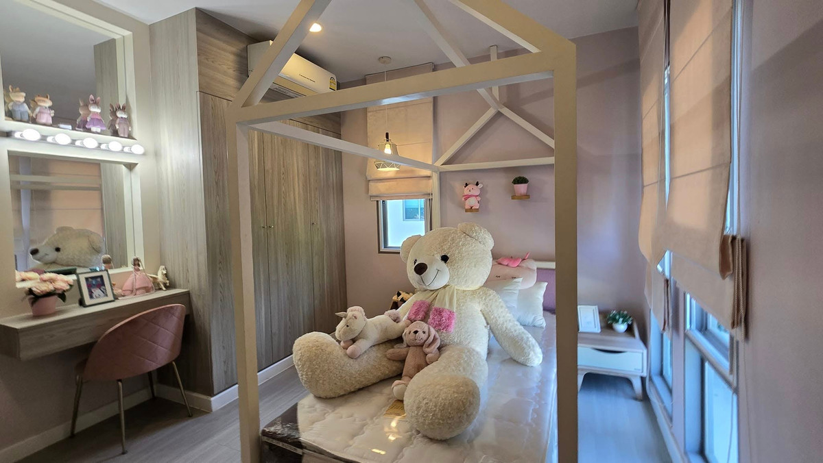 For RentHousePattanakan, Srinakarin : Single house for rent: Perfect Place 2 — New Krungthep Kreetha Road. Beautiful house ready to move in Near international schools / expressways / famous department stores, 2-storey detached house, modern style, on an area of ​​90 square meters, spacious us