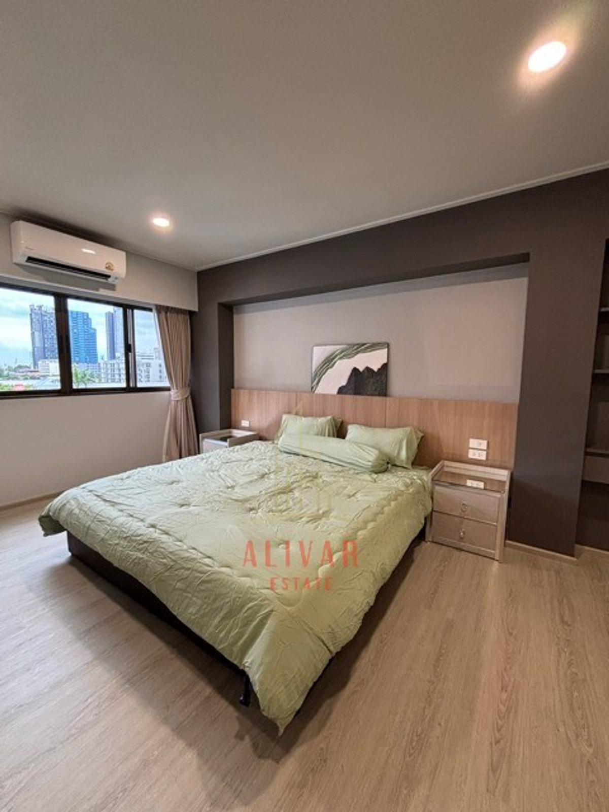 ให้เช่าคอนโดสุขุมวิท อโศก ทองหล่อ : RC109925 Condo 3 bedroom newly renovated for rent at Thonglor Tower near BTS Thonglor