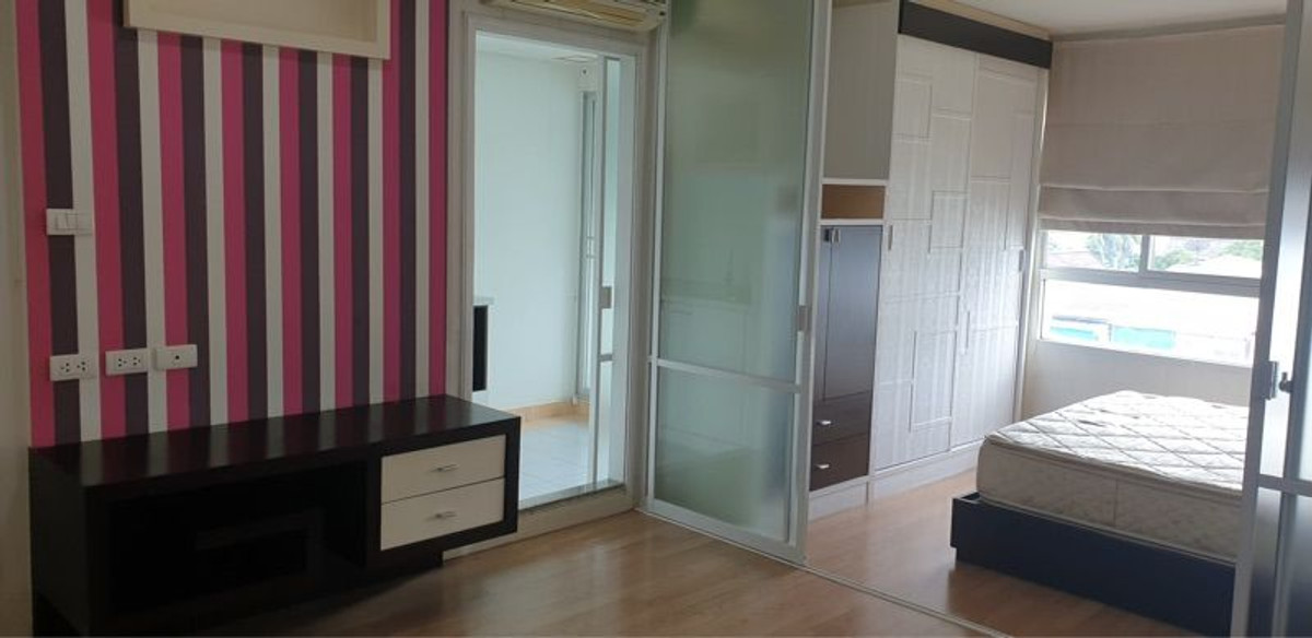 For SaleCondoRamkhamhaeng, Hua Mak : Corner room 33 sq m, Building B, 5th floor, LUMPINI VILLE Condo, Ramkhamhaeng 26.