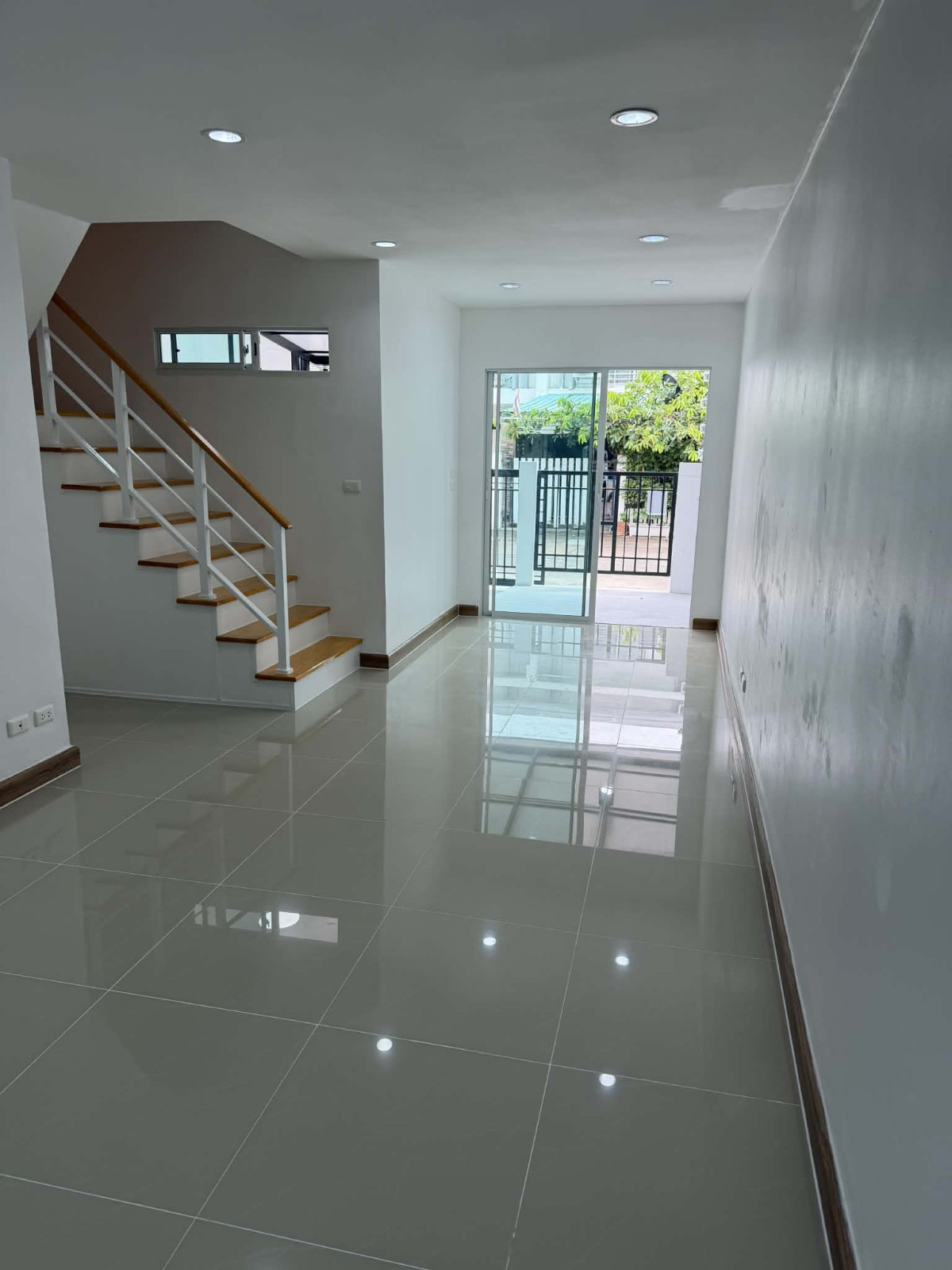 ขายทาวน์โฮมบางแค เพชรเกษม : ขายทาวน์เฮ้าส์/ทาวน์โฮม  พฤกษาทาวน์ เพชรเกษม 81 หน้ากว้าง รีโนเวทใหม่ หนองแขม เขต หนองแขม กรุงเทพ  CX-147198