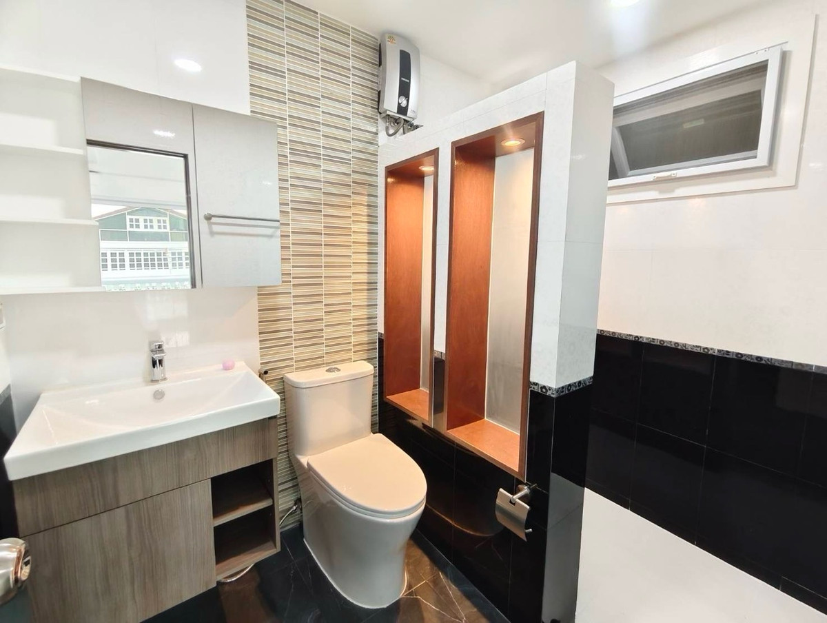 For RentHome OfficeSukhumvit, Asoke, Thonglor : Home Office for rent, Thonglor, Sukhumvit, near BTS, can register a company, can do business | Home Office Thonglor for Business