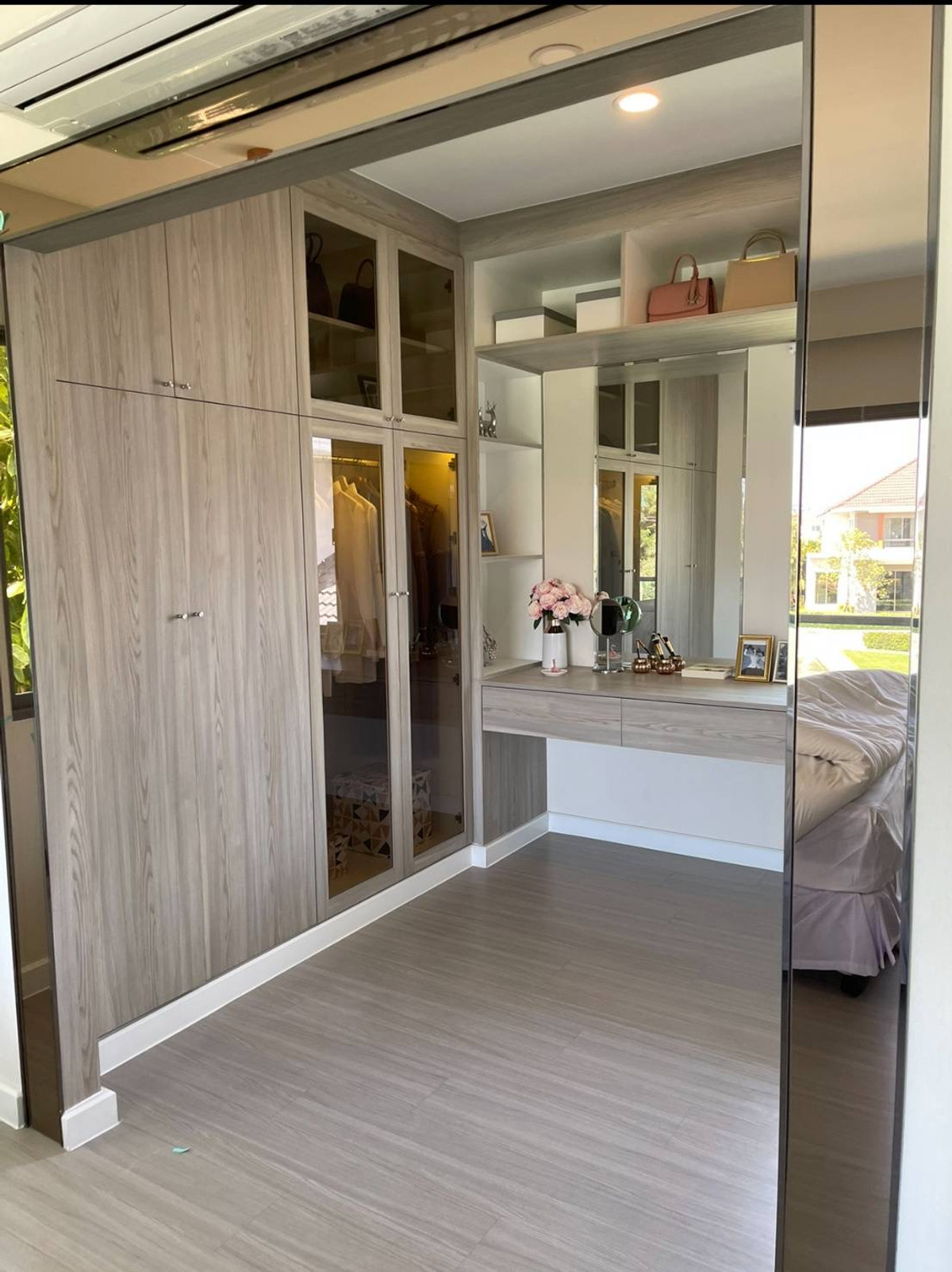 For RentHousePattanakan, Srinakarin : Single house for rent: Perfect Place 2 — New Krungthep Kreetha Road. Beautiful house ready to move in Near international schools / expressways / famous department stores, 2-storey detached house, modern style, on an area of ​​90 square meters, spacious us