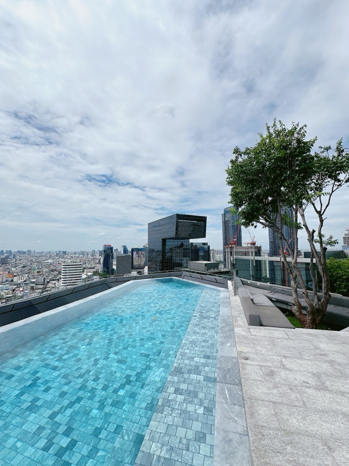 ขายคอนโดพระราม 9 เพชรบุรีตัดใหม่ RCA : 𝐀𝐒𝐇𝐓𝐎𝐍 𝐀𝐒𝐎𝐊𝐄 𝐑𝐀𝐌𝐀𝟗 /𝟐 𝐁𝐞𝐝 𝐑𝐨𝐨𝐦 ฟรีทุกค่าใช่จ่าย พร้อมเข้าอยู่ ผ่อนสบายๆ 𝟐𝟓,𝟎𝟎𝟎/𝐦𝐨𝐧𝐭𝐡 โปรปิดตึก 3 ห้องสุดท้าย 