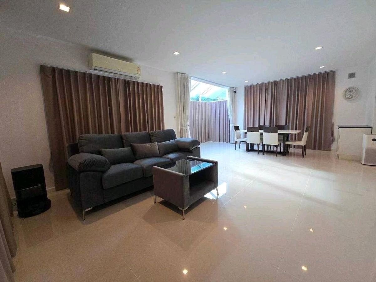 For SaleHouseLadkrabang, Suwannaphum Airport : Casa Grand On Nut-Wong Wian, located on Sukhaphiban 2 Road and On Nut Expressway Road.