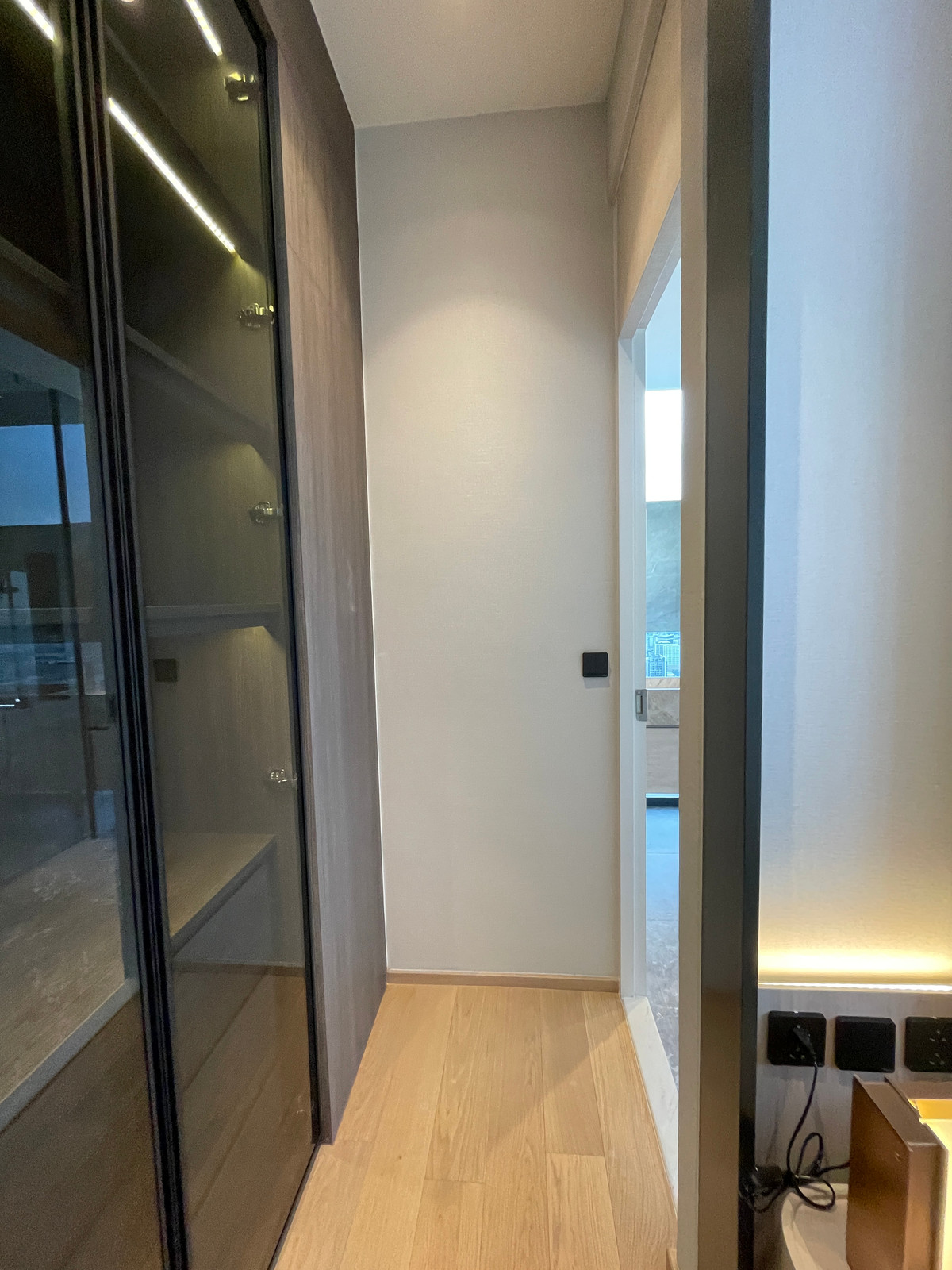 For SaleCondoRatchathewi,Phayathai : CONNER Ratchathewi | Super Luxury Penthouse, 3 floors, 270 degree view, near BTS Ratchathewi, the newest Super Luxury condo from The Creators HQ, outstanding with the Vertical Forest concept - an 80 meter high sky garden planted with over 145,987+ trees, 