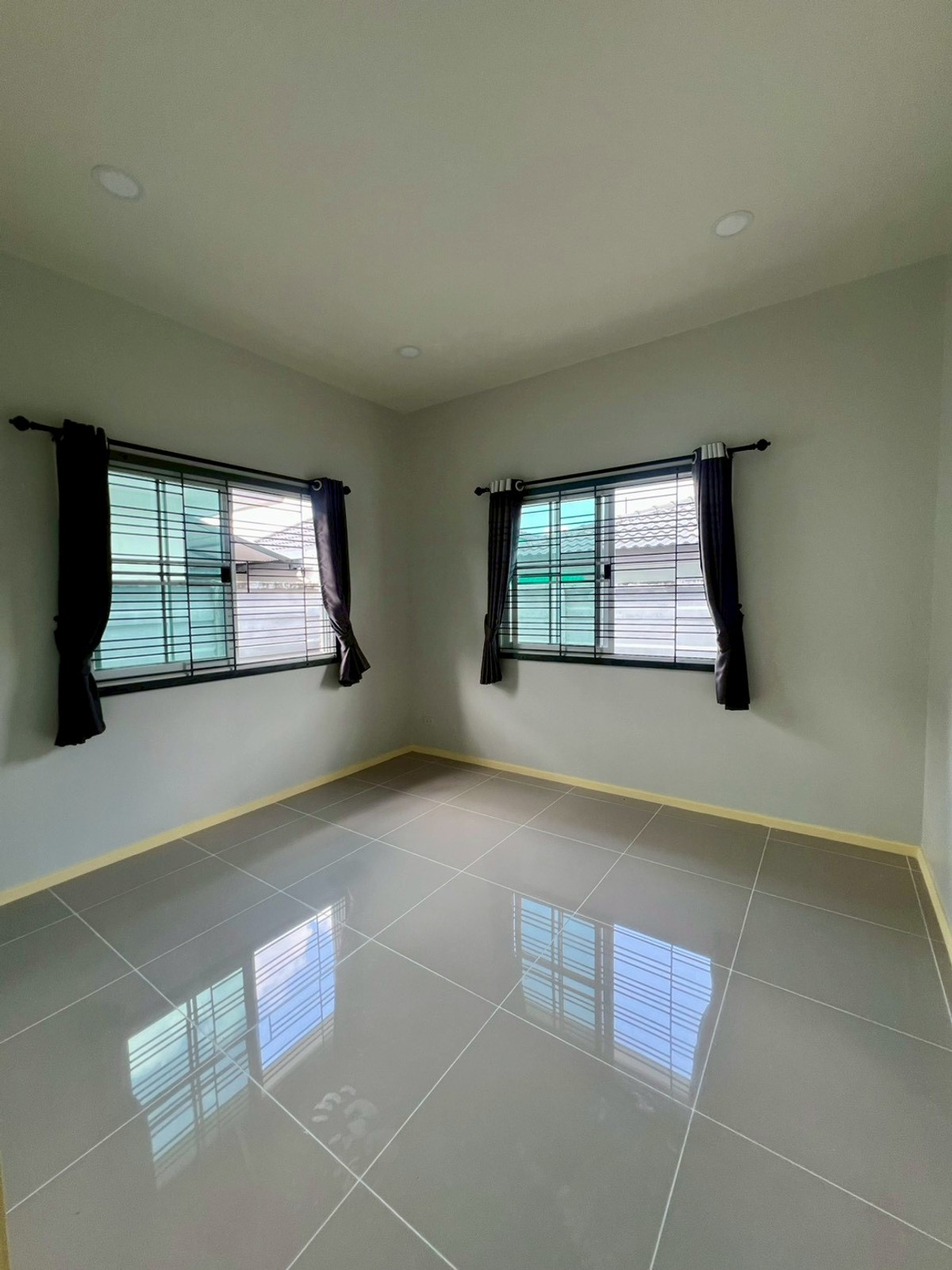 ขายบ้านระยอง : 94864 - ขายบ้านเดี่ยว ชั้นเดียว หลังริม ม.พรภิรมย์ แกรนด์ มาบข่า อ.นิคมพัฒนา จ.ระยอง (HOUSE for SALE PORNBHIROM Mab Kha, Nikompattana, Rayong)