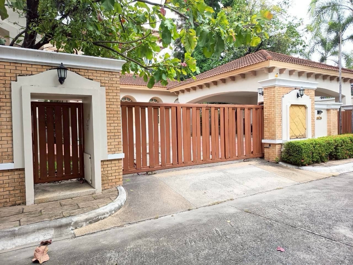 For RentHouseBangna, Bearing, Lasalle : For rent‼️Single house, area 351 sq m., Soi Lasan, Sukhumvit Road 107, Bangna, Bangkok, newly renovated, very beautiful📌