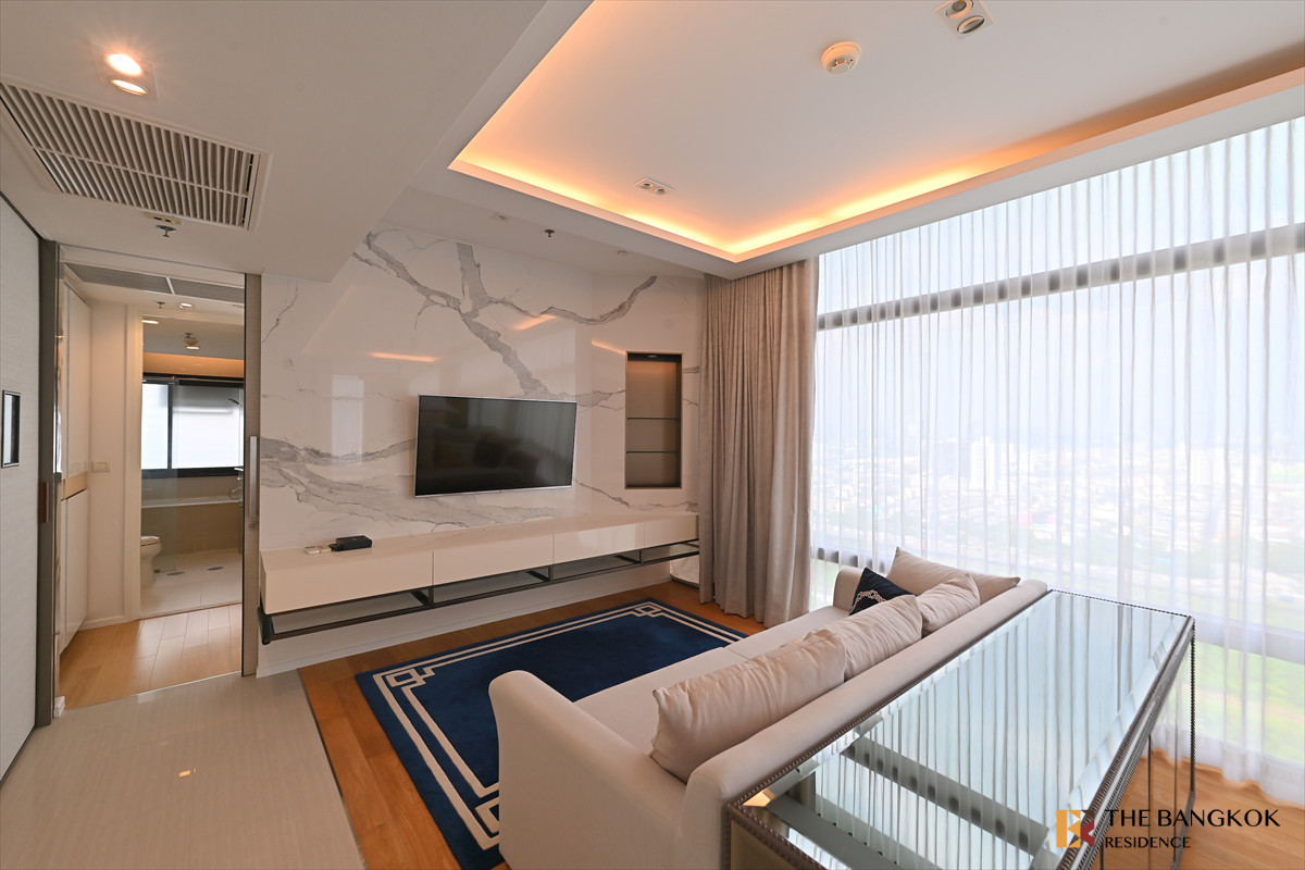 For SaleCondoRama9, Petchburi, RCA : Circle living prototype : Available for Sell!!!🌟