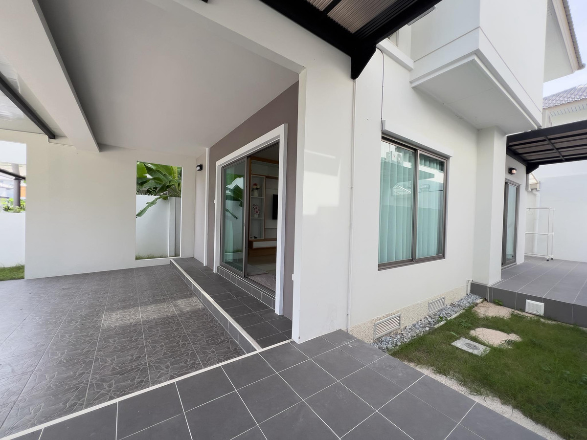 For RentHousePattaya, Bangsaen, Chonburi : For rent, beautiful detached house near Pattaya city. and international school, fully furnished, ready to move in