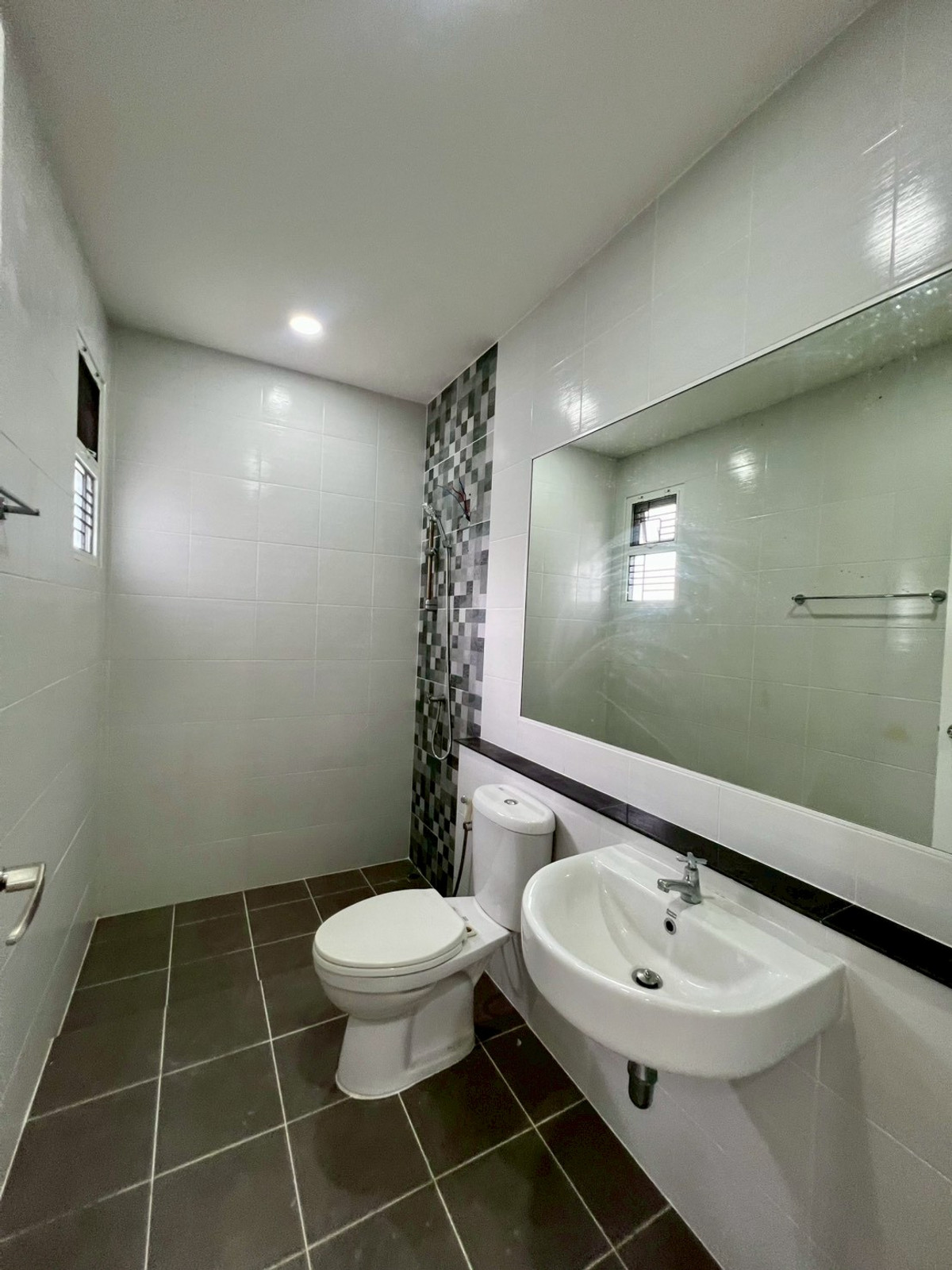 ขายบ้านระยอง : 94864 - ขายบ้านเดี่ยว ชั้นเดียว หลังริม ม.พรภิรมย์ แกรนด์ มาบข่า อ.นิคมพัฒนา จ.ระยอง (HOUSE for SALE PORNBHIROM Mab Kha, Nikompattana, Rayong)